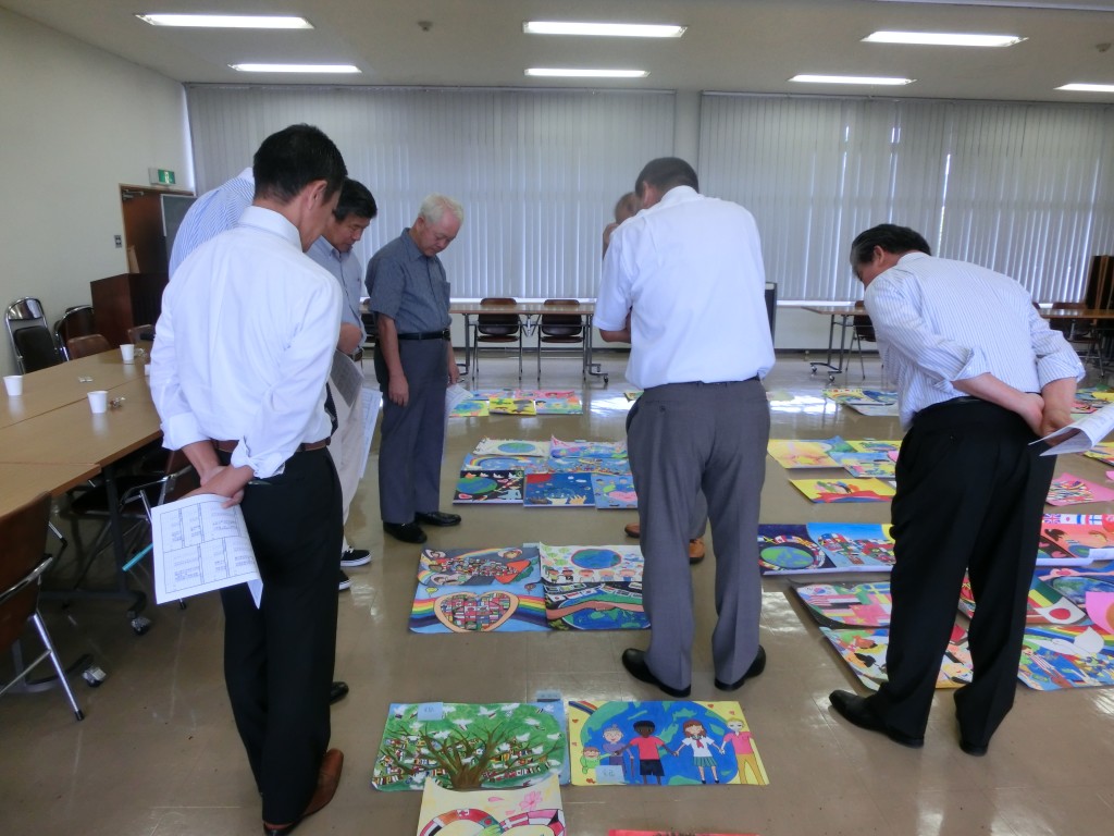 国際平和ポスター審査会